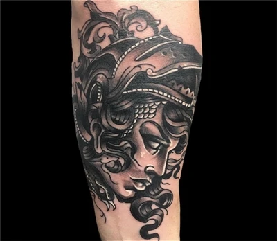 Medusa tatuoinnille Spark