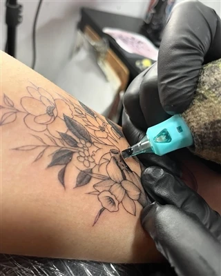 Vaikuttavatko tatuoinnit ihoni kykyyn tuntea kosketusta tai hikeä?